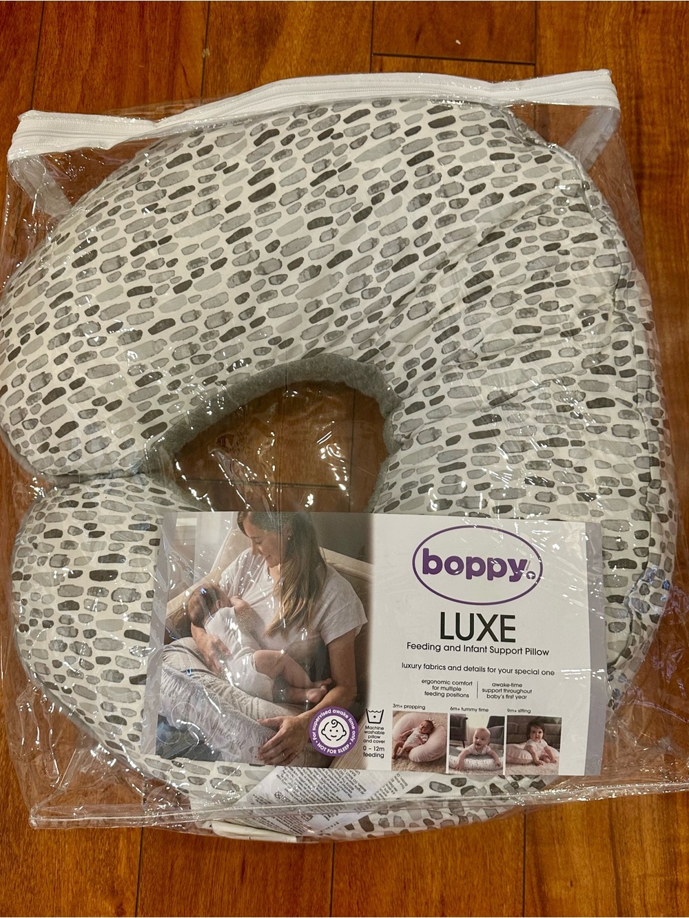 Boppy Luxe Nursing Pillow in Gray Dot Print